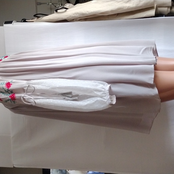 Umgee gray mini embroidered sleeves dress S/M - Picture 6 of 12